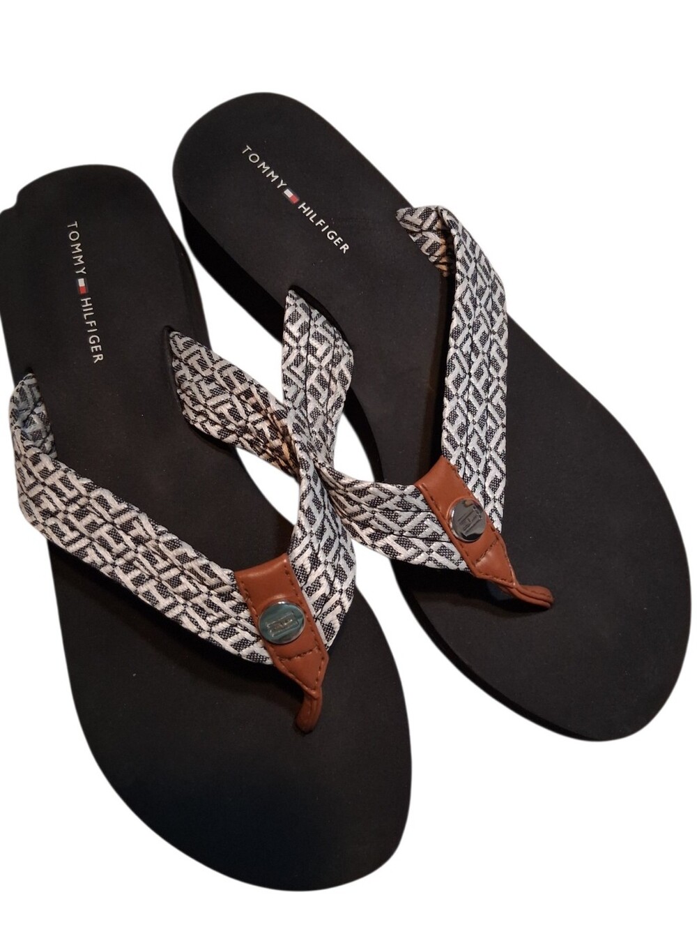 Tommy Hilfiger Monogram Logo Print Flip Flop Sandals Preppy Vacation Designer